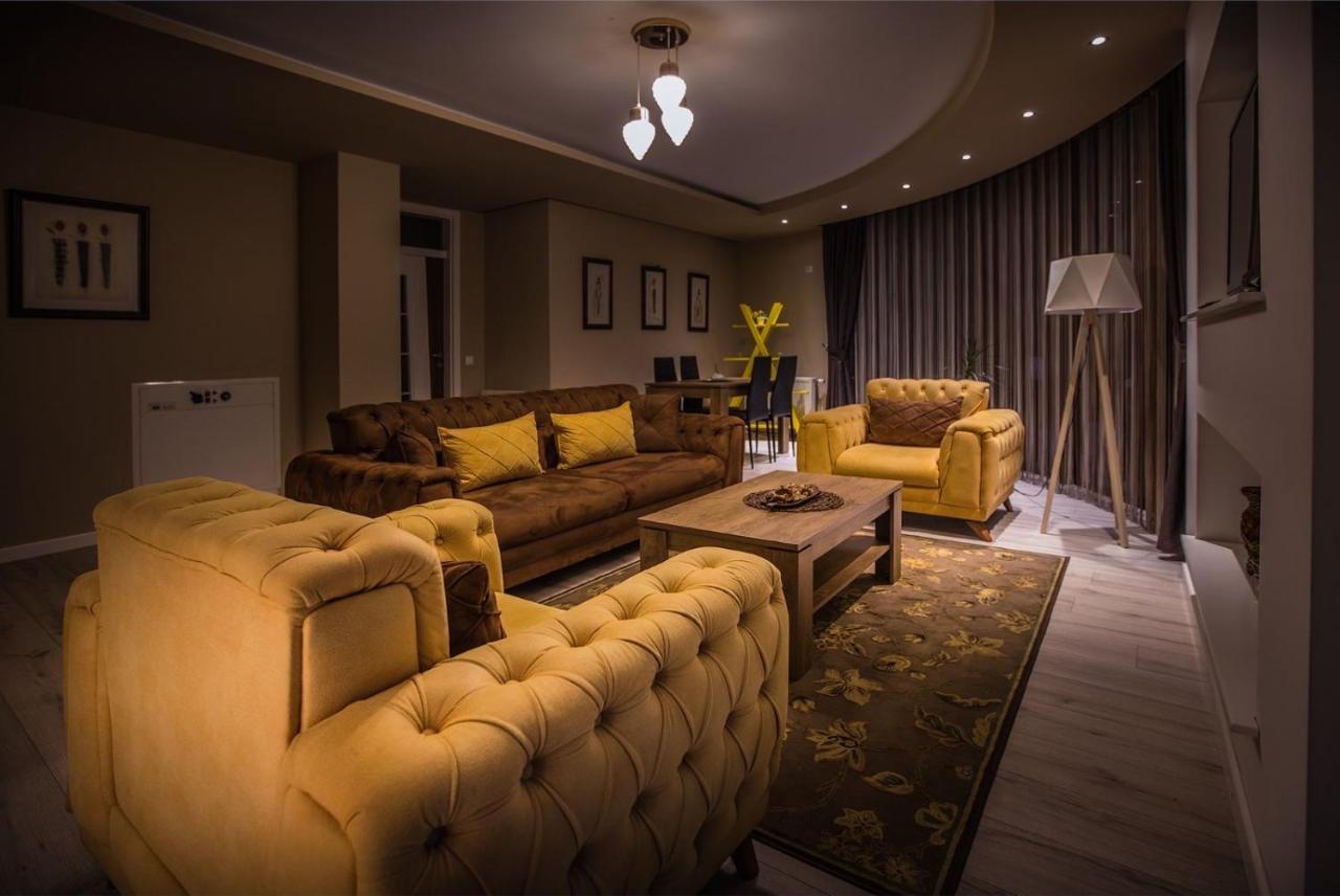 Bentley Apartments Pristina Exterior foto