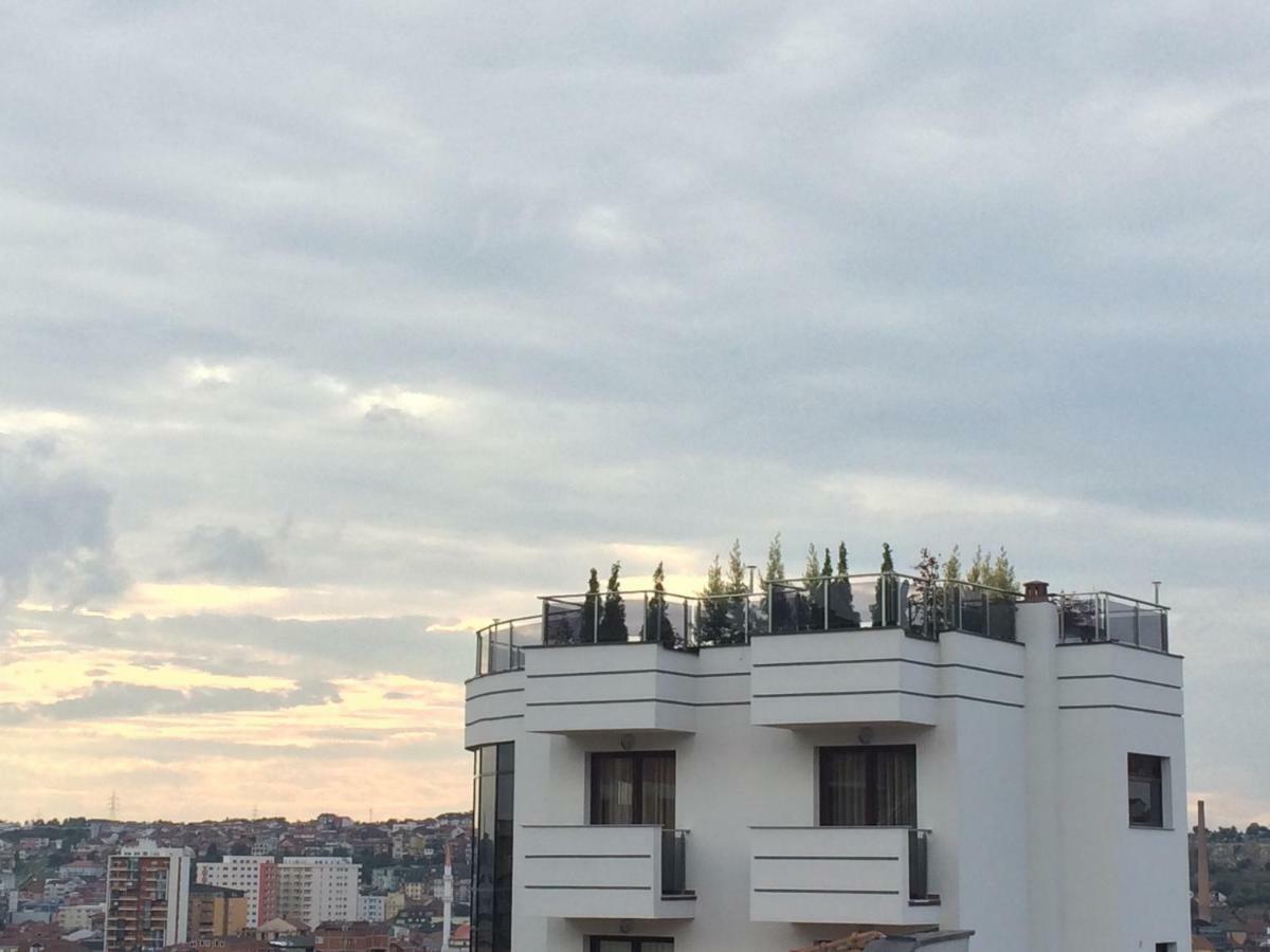 Bentley Apartments Pristina Exterior foto
